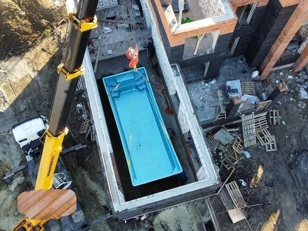 Laguna 9 — зона отдыха у бассейна в Перми