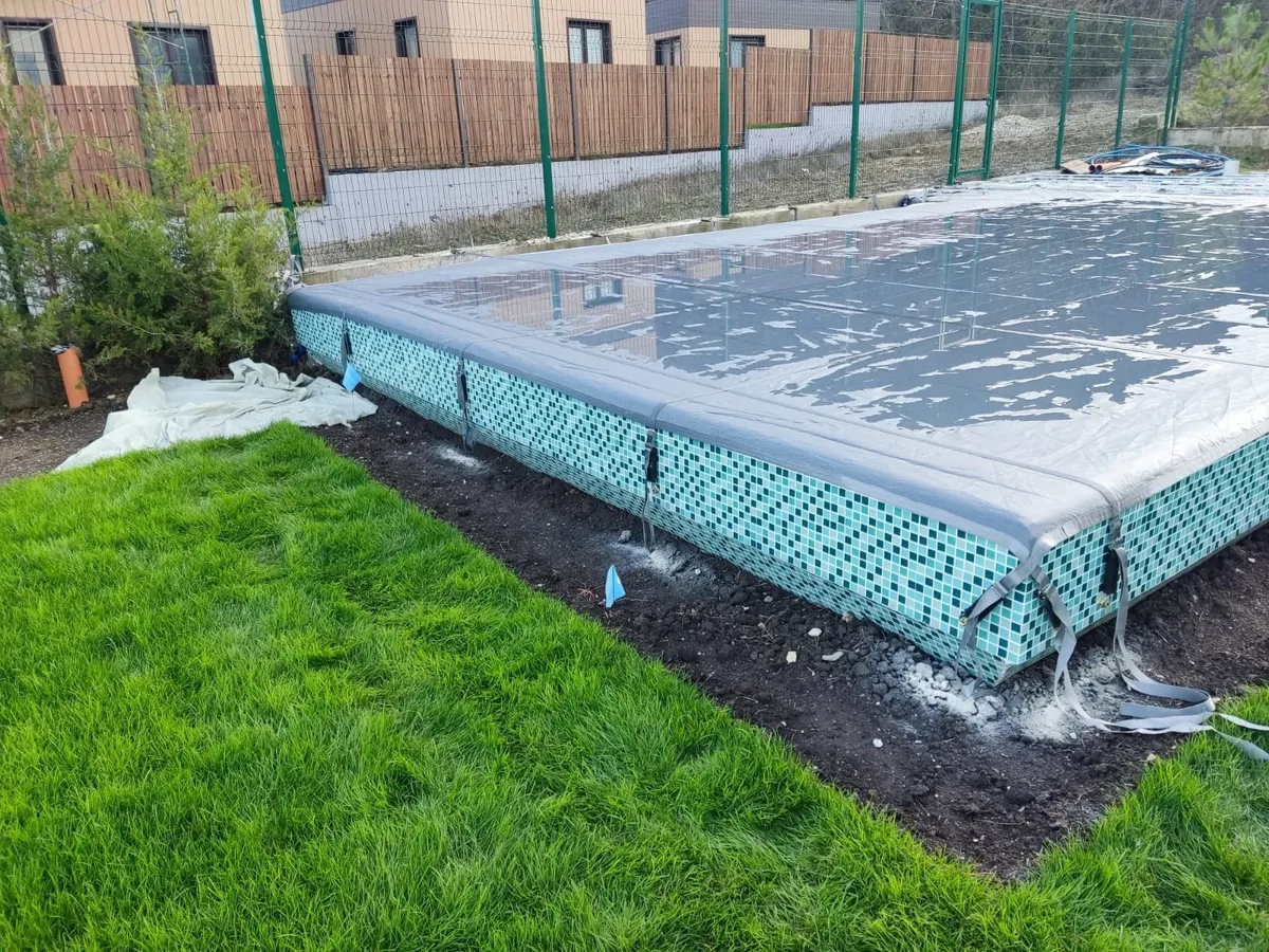 Батутное покрывало на бассейне в Перми